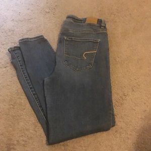 American Eagle High Rise Skinny jeans